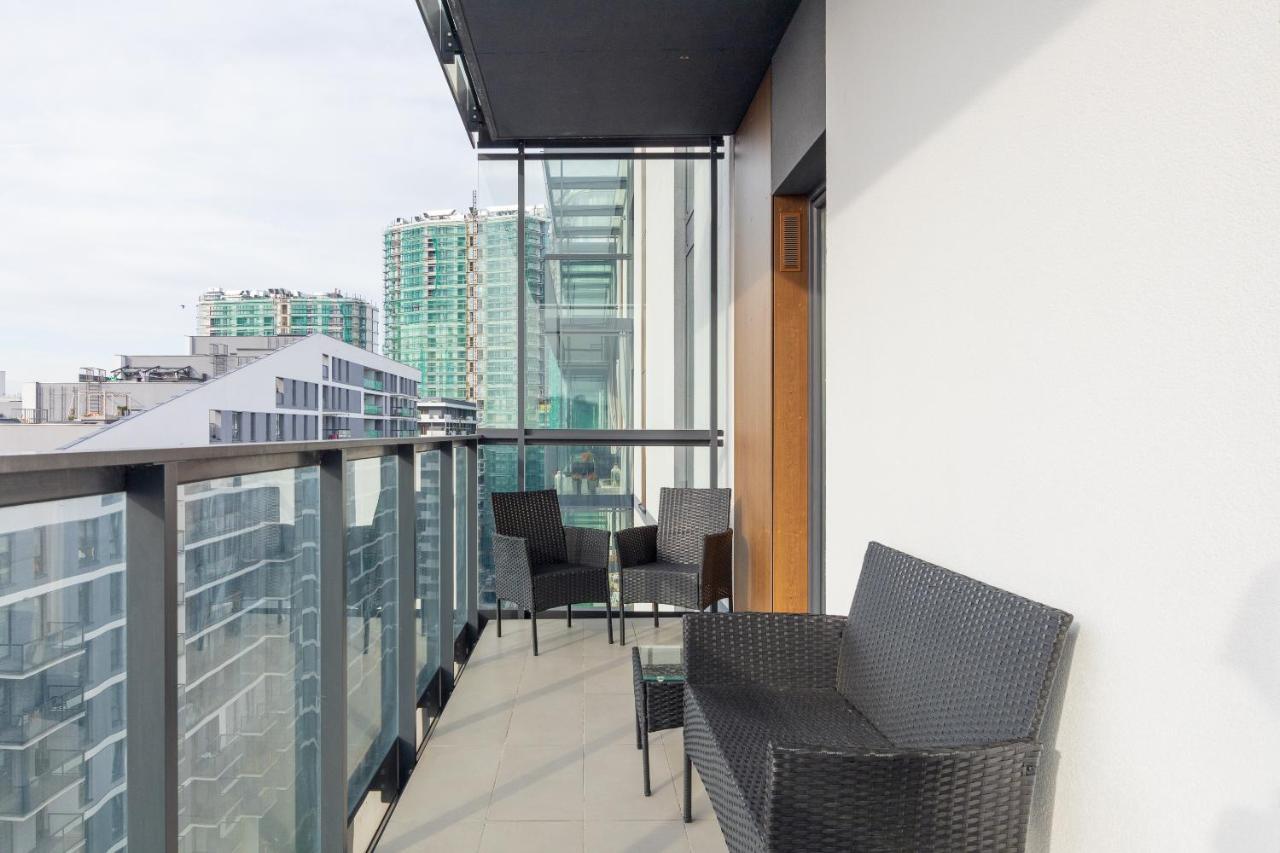 Wola Chic Blue Apartment ワルシャワ エクステリア 写真